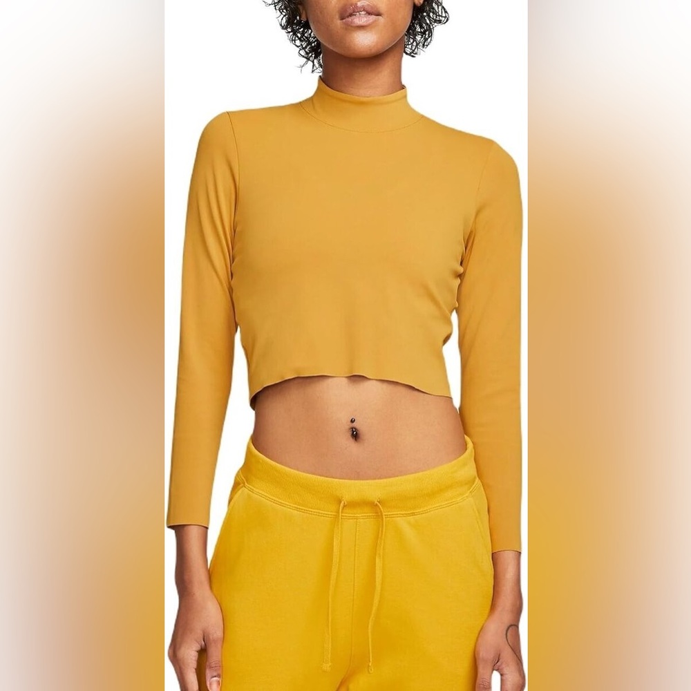 NWOT Nike Women’s XS Cropped Yellow Long Sleeve